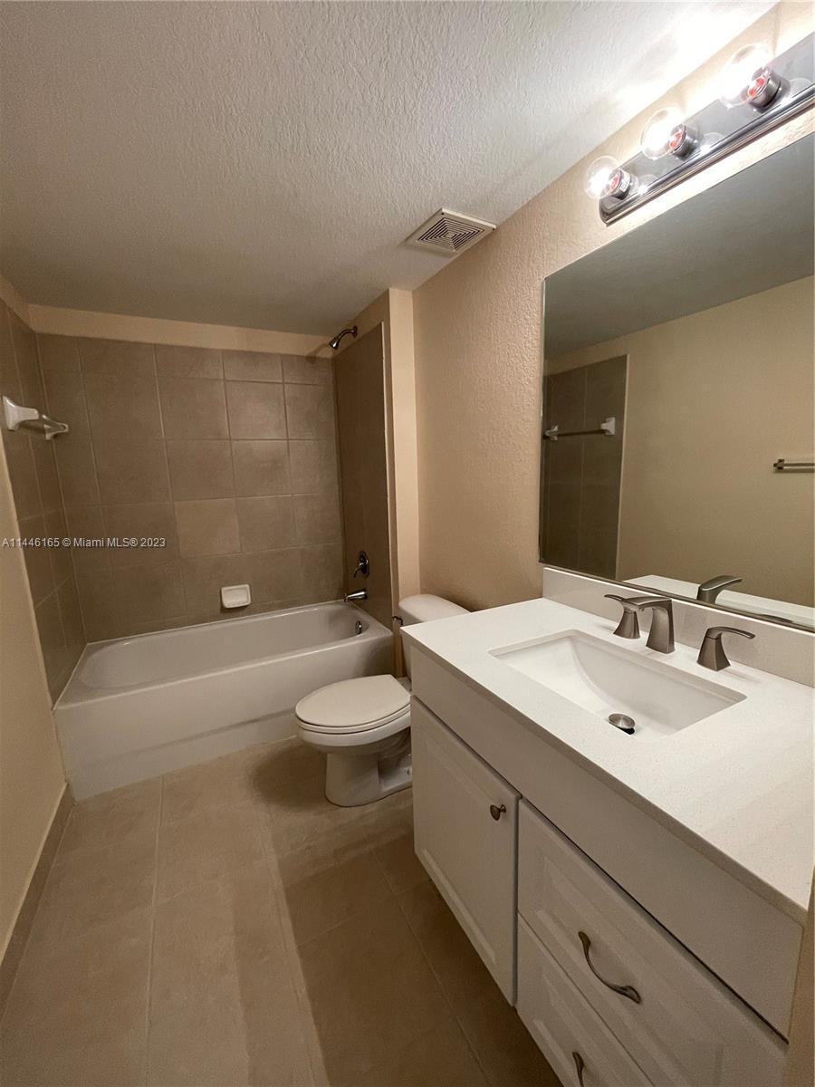 Building Photo - 6760 Heritage Grande