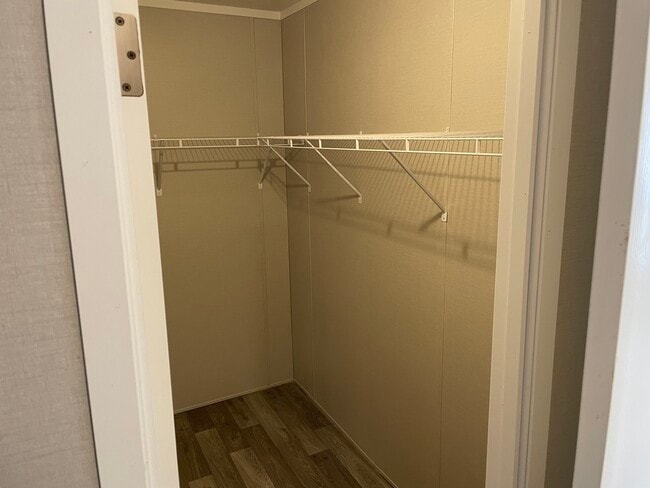 Building Photo - 46000 Geddes Rd