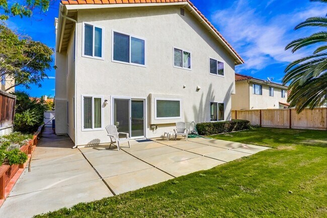 Building Photo - Spacious 4 Bedroom Shadowridge Home Available May 1st