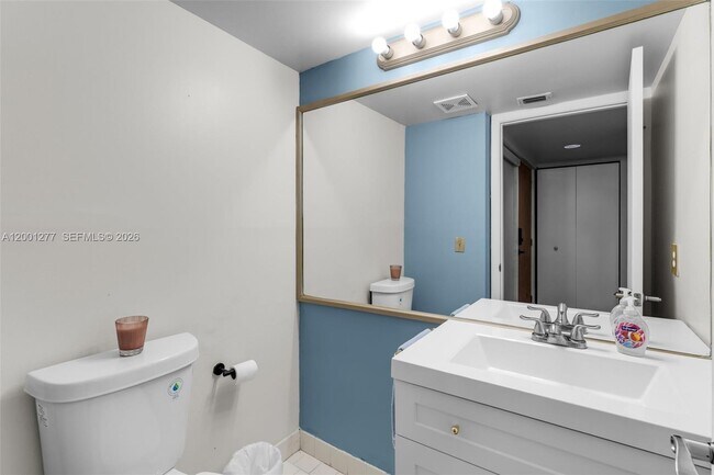 Building Photo - 6701 SW 116th Ct