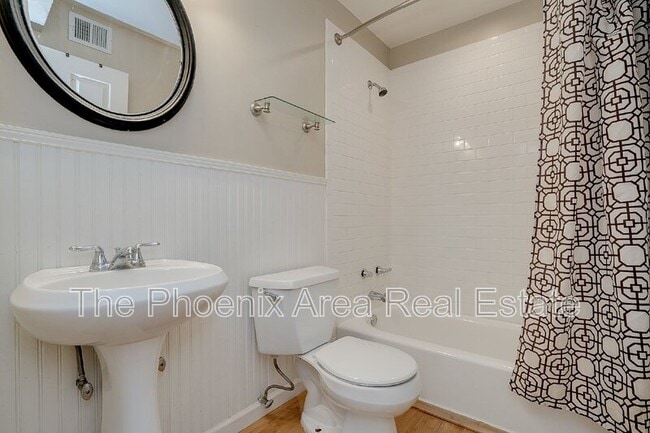 Building Photo - 1143 E Sandpiper Dr