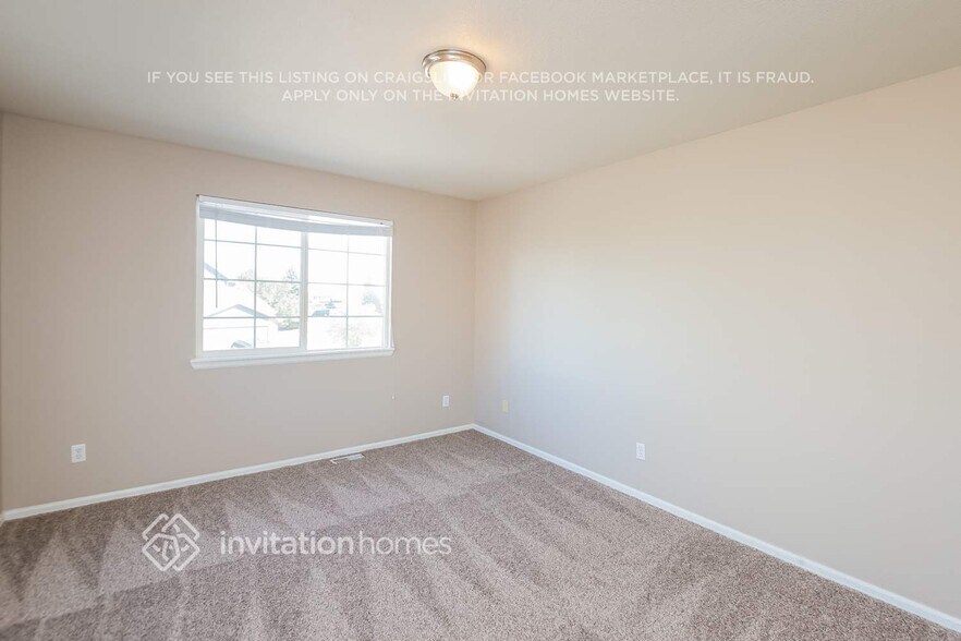 Building Photo - 14378 E 47th Dr
