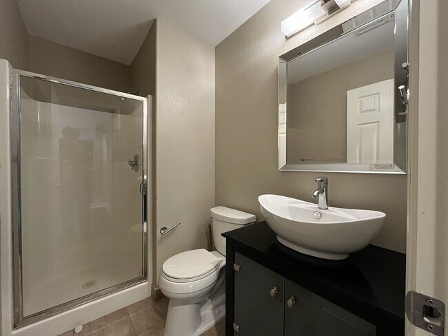 Building Photo - Beautiful 5BD/3BA Home with Soaking Tub, Island Kitchen & Attached 2-Car Garage