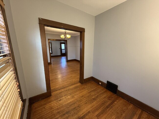 Building Photo - Heritage Hill 3BR