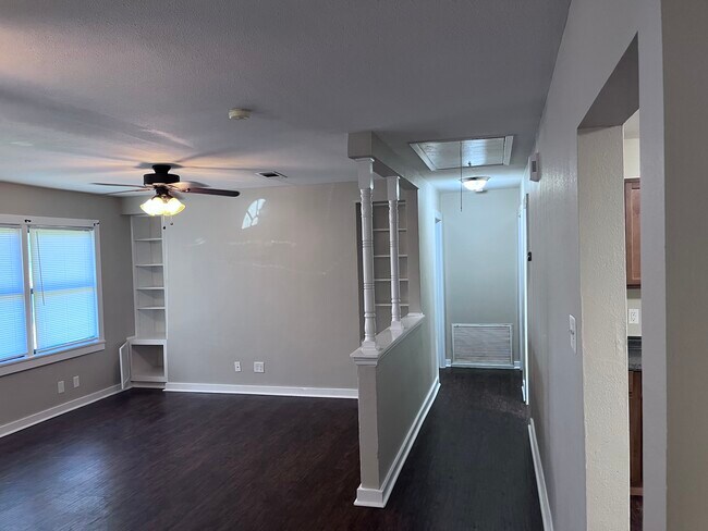 Building Photo - 3113 Babin Dr