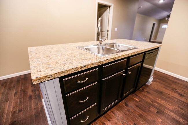 Building Photo - *--Walking Distance to MSU 4 bed 2.5 bath home and office with huge yard in the Phelps Grove Neig...