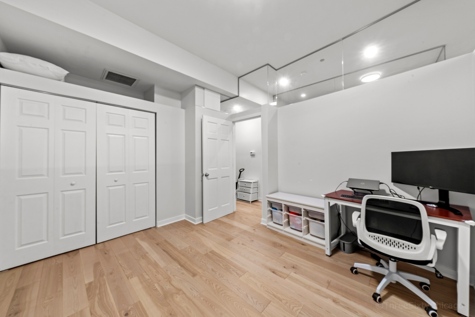 Building Photo - 208 W Washington St