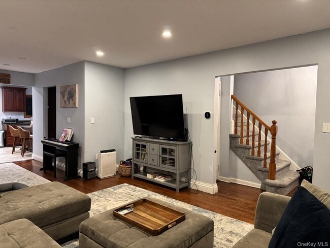 Building Photo - 48 Jefferson Rd