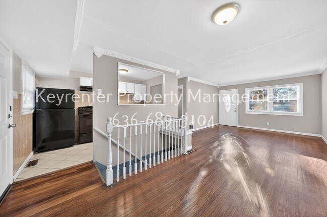 Building Photo - Spacious 3-Bedroom Home with Large Yard – Section 8 Welcome