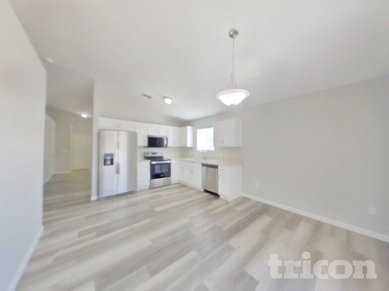 Building Photo - 12723 W Jenero Dr