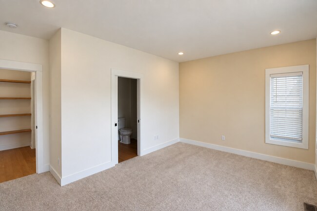 Building Photo - 136 Allison Way
