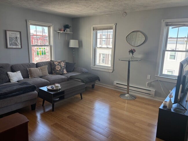 Building Photo - South Boston 2bed / 1bath with- $3500 Fall 2026 - No Broker Fee