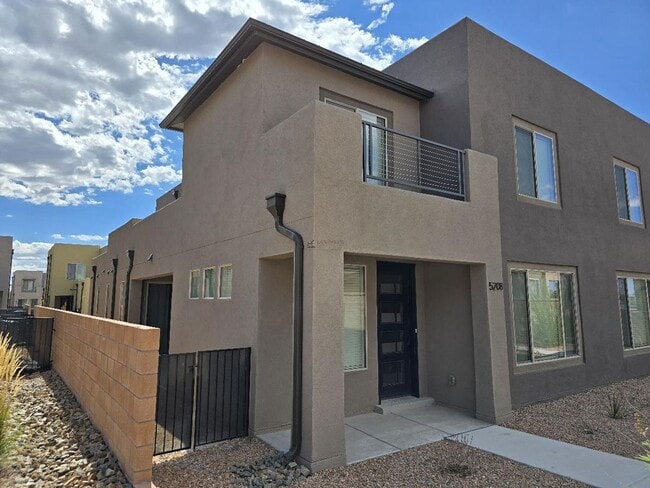 Building Photo - 5208 Gold Hl Ln