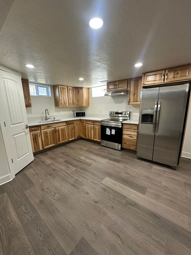 Building Photo - Modern 4-Bedroom South Ogden Home with 2 K...