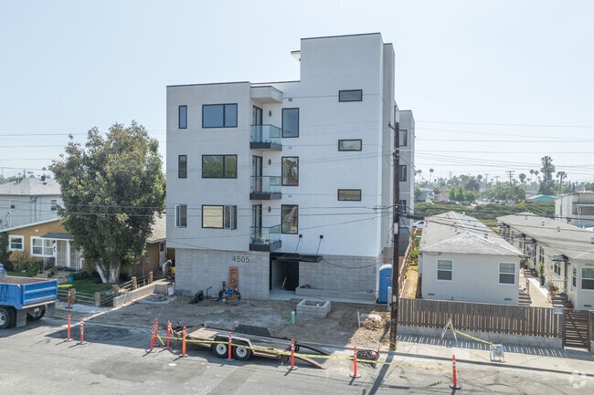 Building Photo - 4505 Illinois Street - North Parks Newest ...