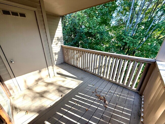 Building Photo - 495 Vincelette St