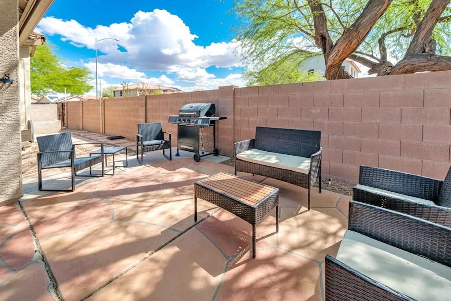 Building Photo - 1549 E Judi Pl