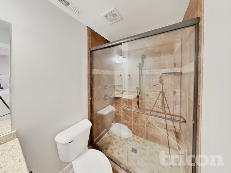 Building Photo - 585 Smoky Mountains Dr