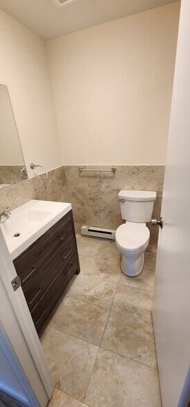 Building Photo - 205 Covered Bridge Blvd