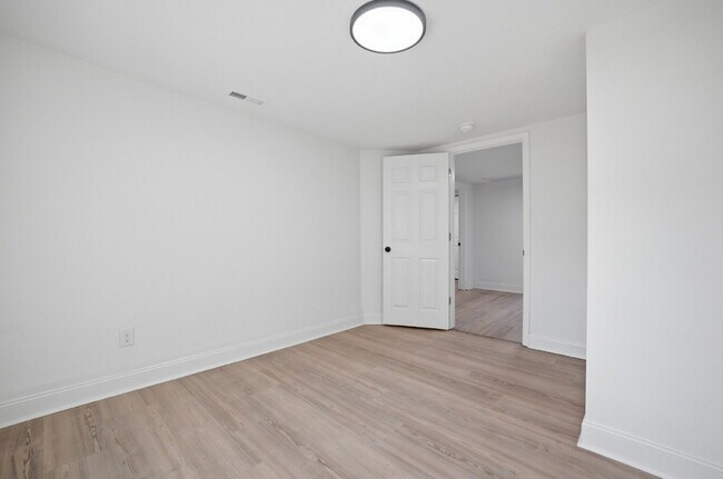 Building Photo - NEWLY REMODELED 4 BEDROOM COLONIAL HOME FOR RENT IN SUFFOLK!