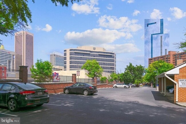 Building Photo - 409 S Sharp St