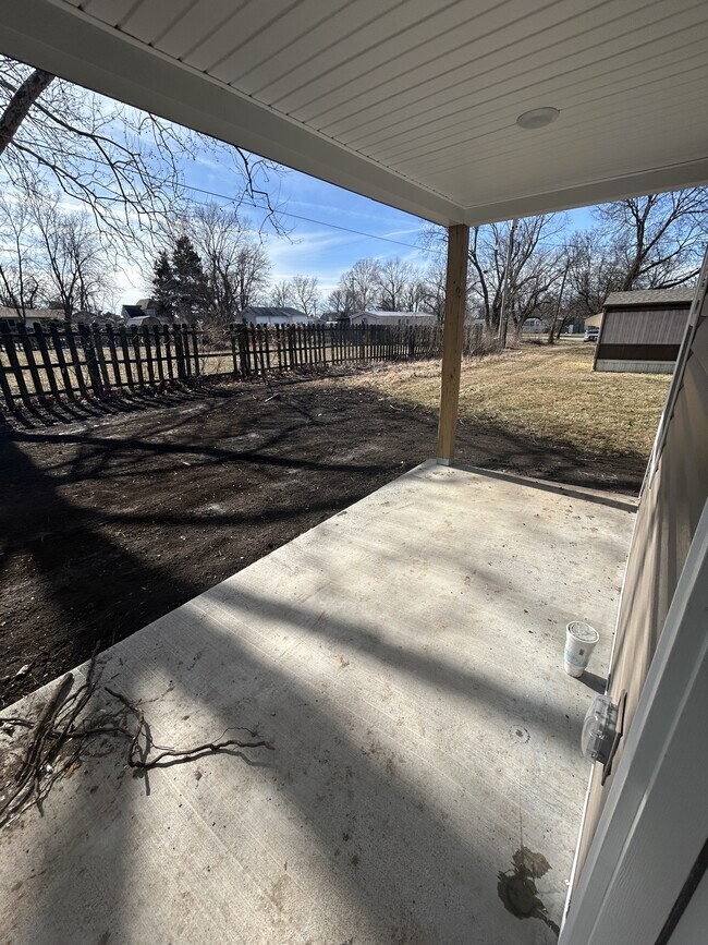 Building Photo - 121 Poplar St