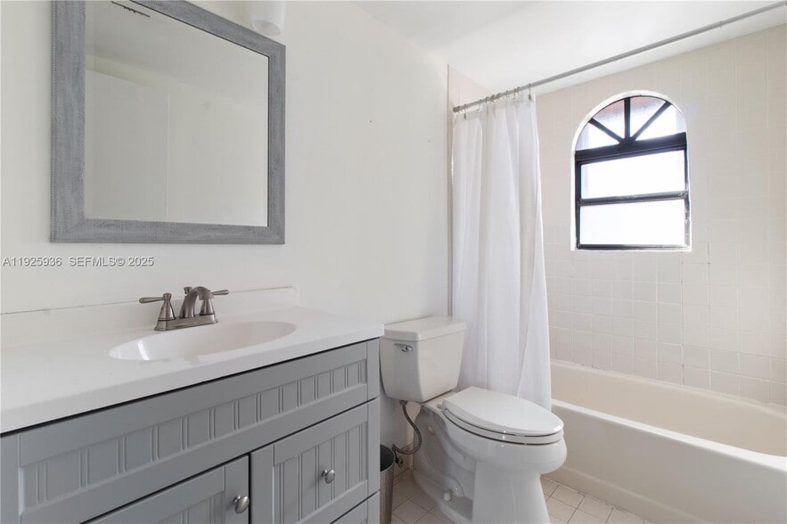 Building Photo - 10161 SW 137th Ct