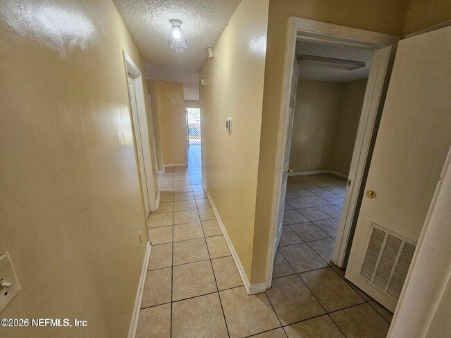 Building Photo - 7632 Hare Ave