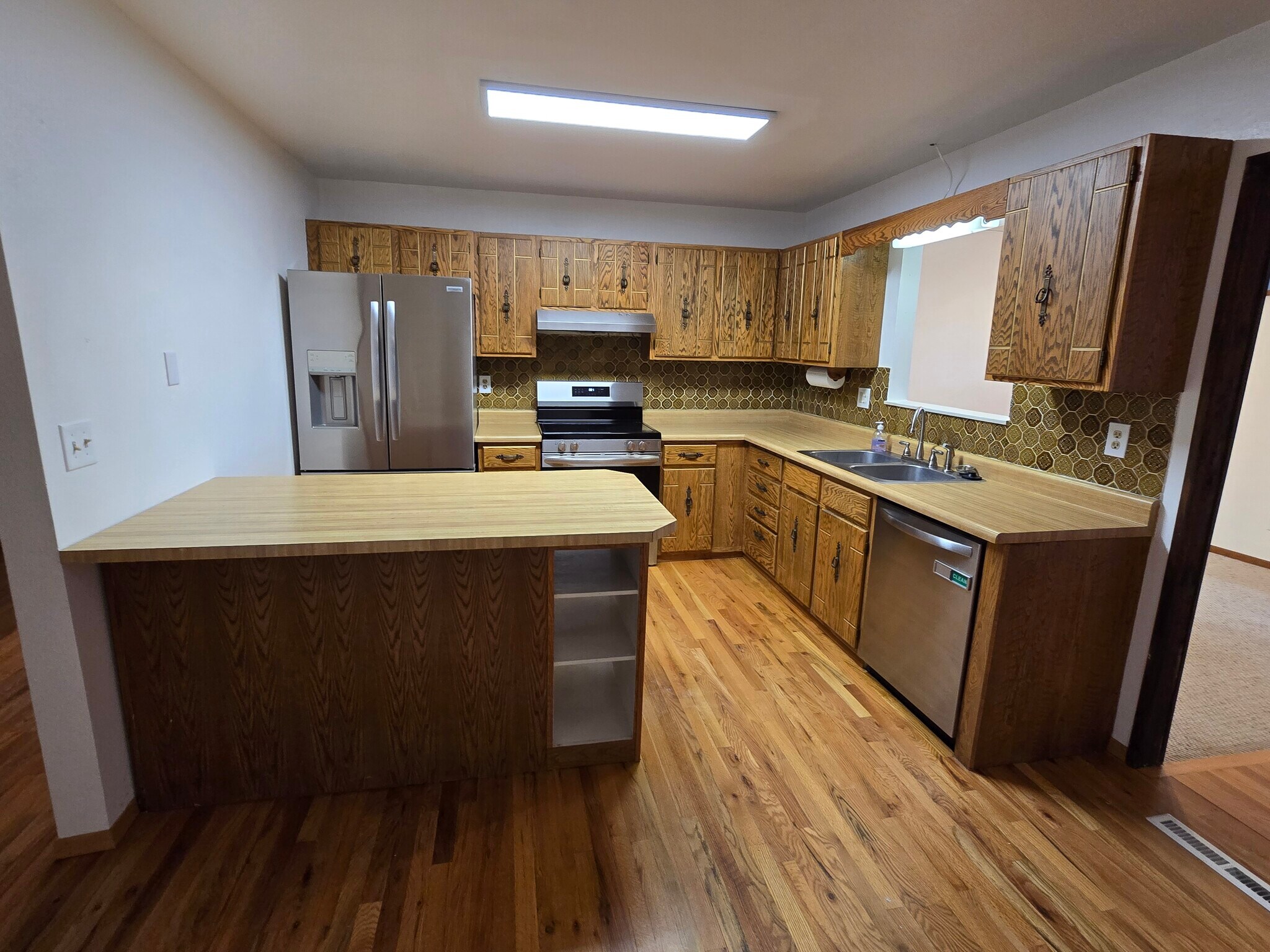Building Photo - 403 Greenway Dr