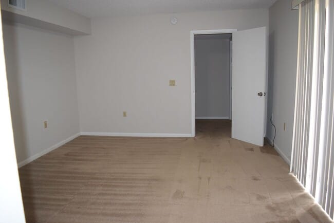 Building Photo - 5945 SE Windsong Ln