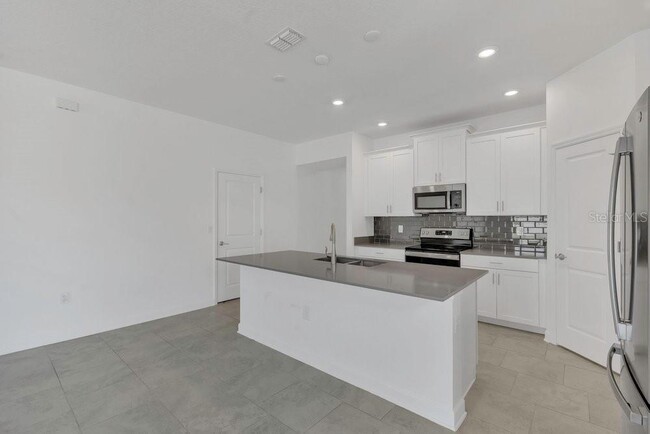 Building Photo - 2884 Nottel Dr