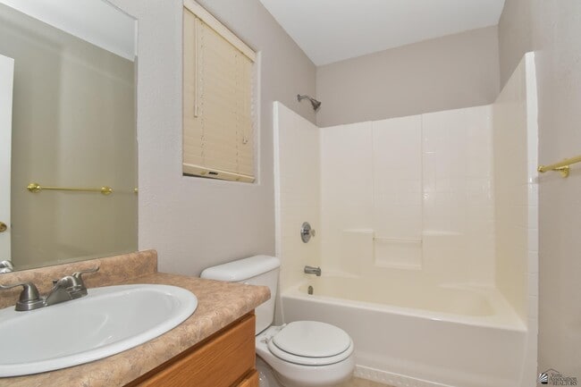 Building Photo - 1705 S 45th Dr