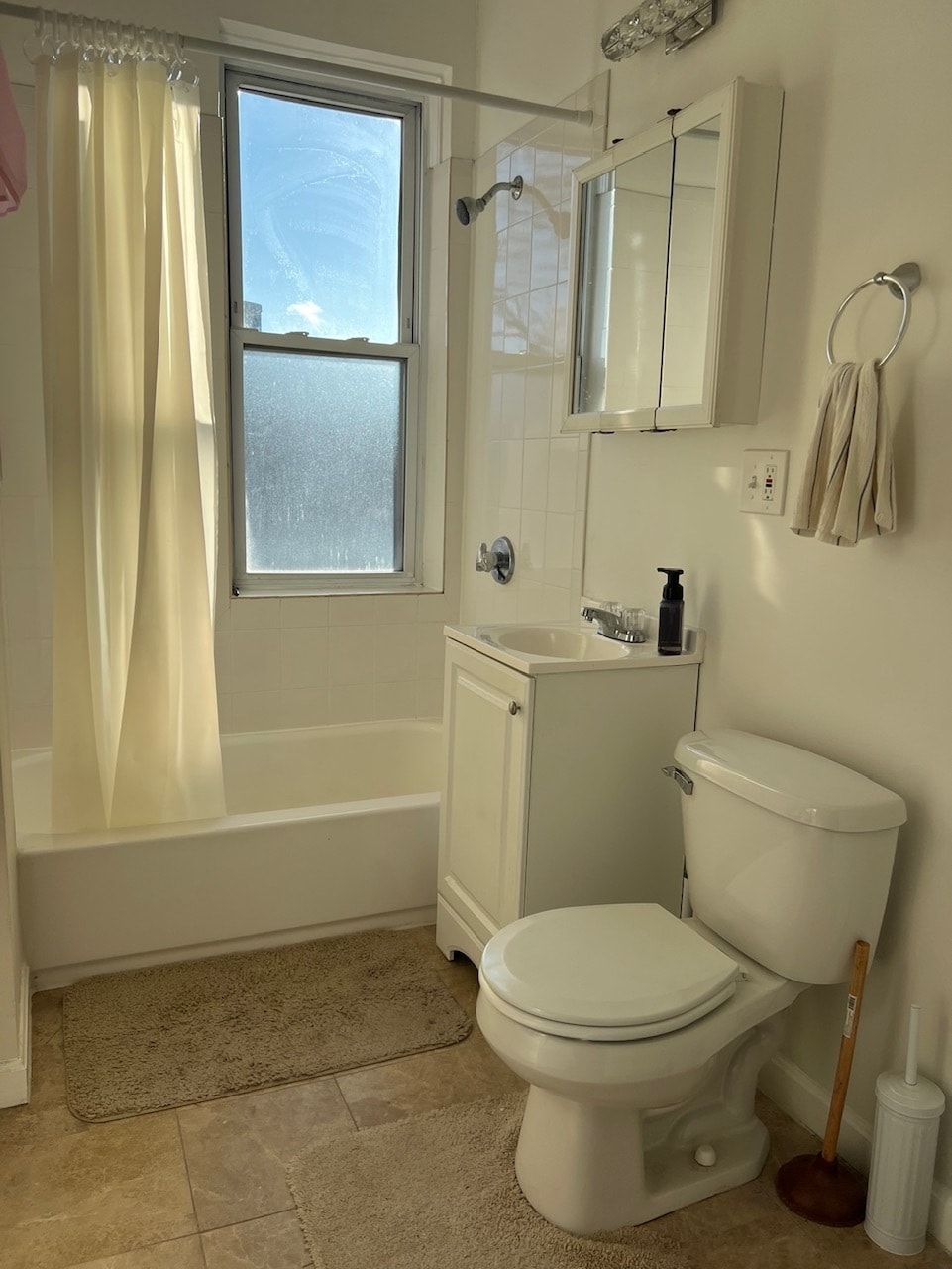 Building Photo - 42 Fenway