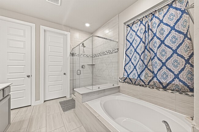 Building Photo - 17685 Martin Crk Ln