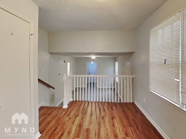 Building Photo - 4815 S Singing Woods Pl