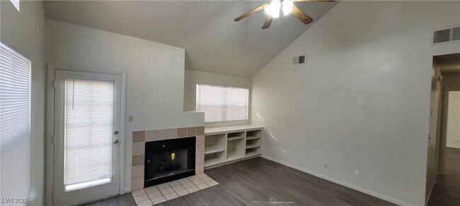 Building Photo - 6561 Avon Ct