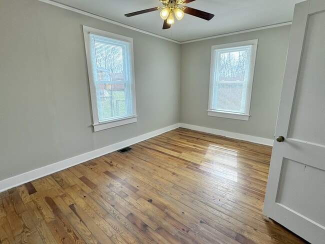 Building Photo - 5 W Marion Rd