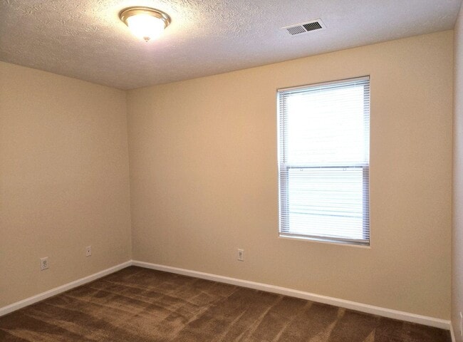 Building Photo - 50% OFF UNTIL 2026!  APPLICATION FEE ONLY ...