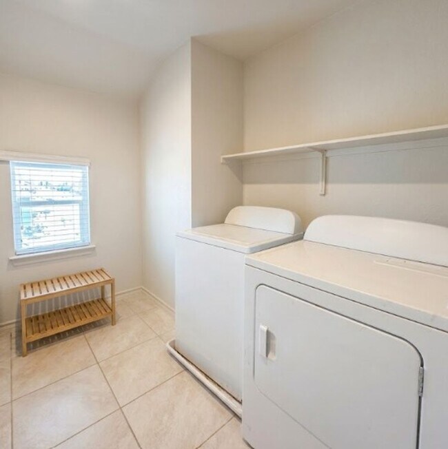 Building Photo - AVAILABLE NOW; APPLY TODAY ON OUR WEBSITE!!! 2 WEEKS FREE!
