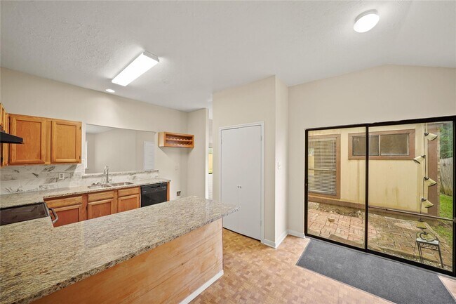 Building Photo - 3409 Meadway Dr