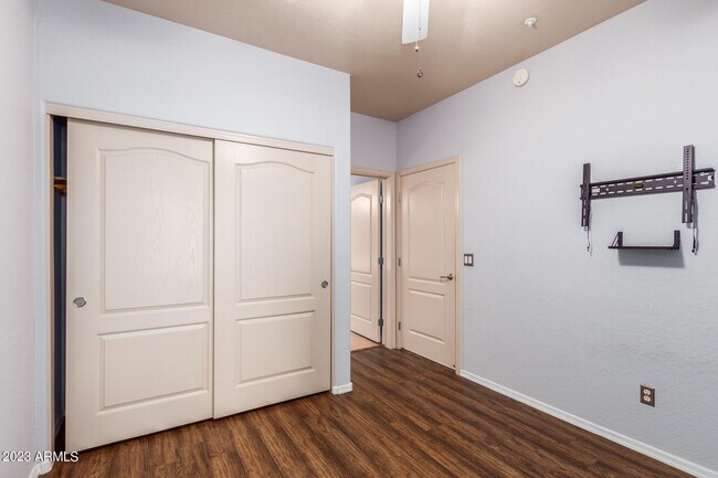 Building Photo - 16734 E La Montana Dr