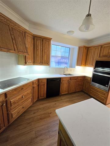 Building Photo - 6801 Laramie Dr