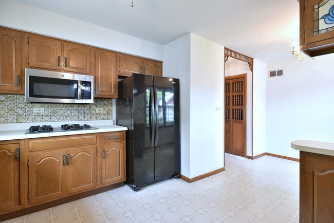 Building Photo - 8006 W Courtland Ave