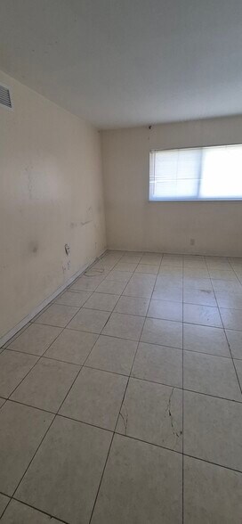 Building Photo - 2926 NW 55th Ave