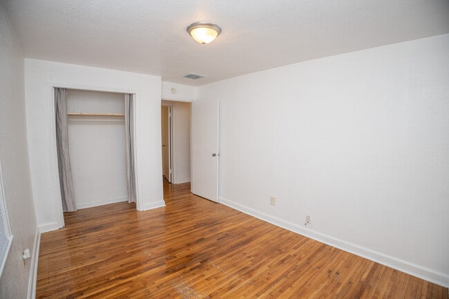 Building Photo - 121 Bolton Dr