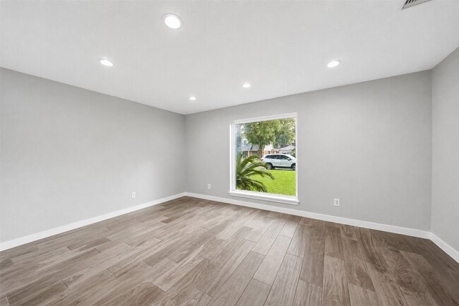 Building Photo - 15414 Ripplestream Dr
