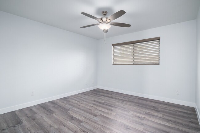 Building Photo - 3131 E Fairmount Ave