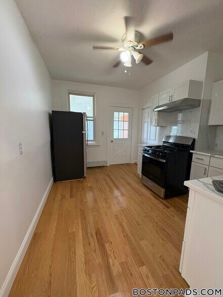 Building Photo - 200 Highland St