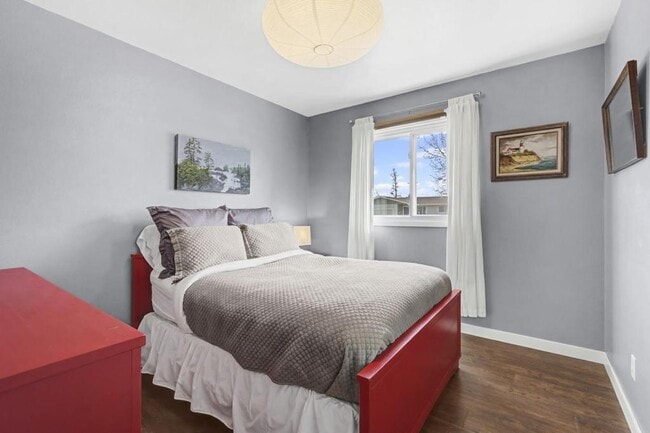 Building Photo - 1001 Ida Dr