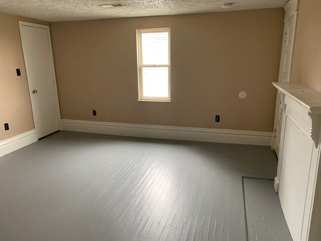 Building Photo - 1915 19th St